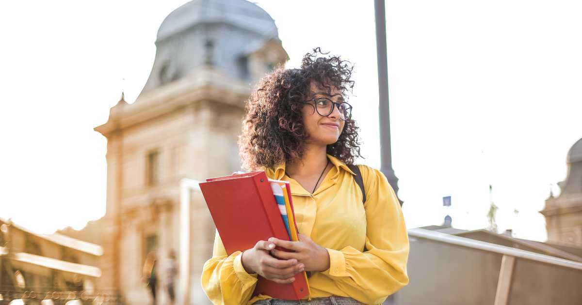 Increase student enrollment in higher education with an aged leads strategy